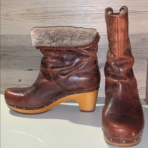 UGG Lynnea Sheep Fur Leather Boots